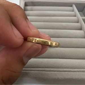 Brand new 18k yellow real gold ring size 7.5